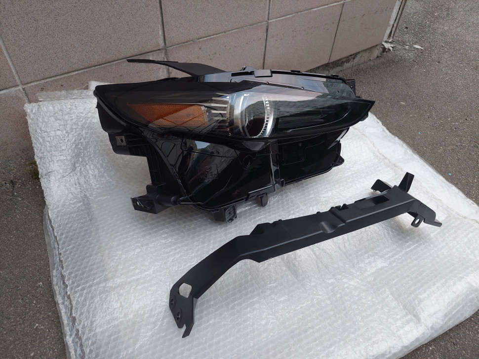 Фара Mazda cx-30 led AFS USA Фара Мазда СХ 30 Адаптивная Америка 2023 2022 2021 2020 DGJ151030B
