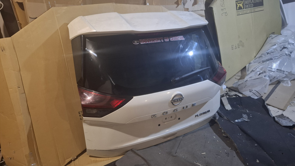 ​Ляда Nissan Rogue T33 2024 2023 2022 2021 2020 білий перламутр електрична. ​Крышка багажника Нисан Рог Т33