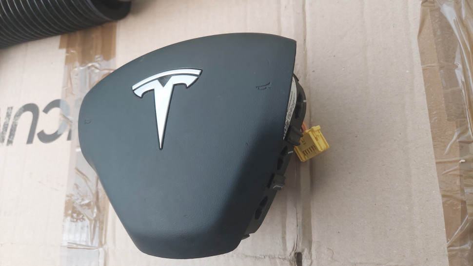 Подушка безопасности Tesla model 3 airbag в руль водительская 2018+