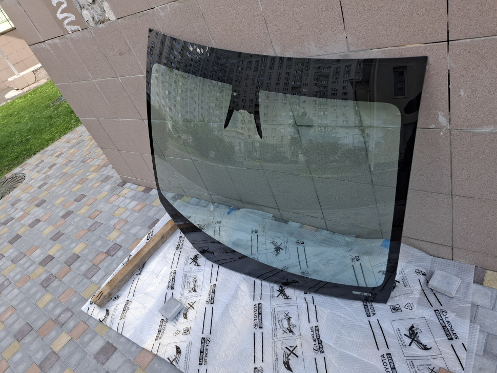 Б/У Лобовое стекло Tesla Model Y 2023 2024 2025 автопилот 4 полосы Скло Тесла У