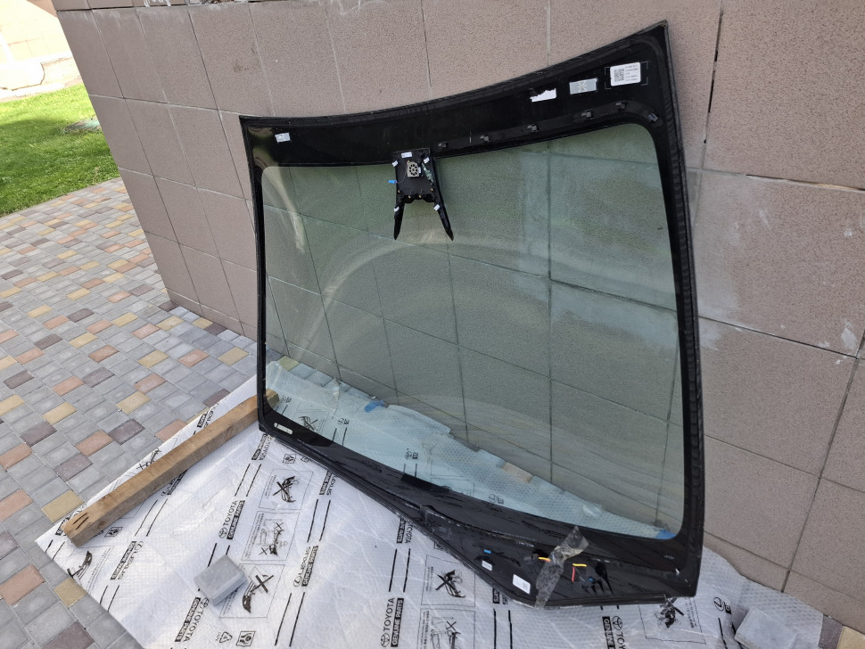 Б/У Лобовое стекло Tesla Model Y 2023 2024 2025 автопилот 4 полосы Скло Тесла У
