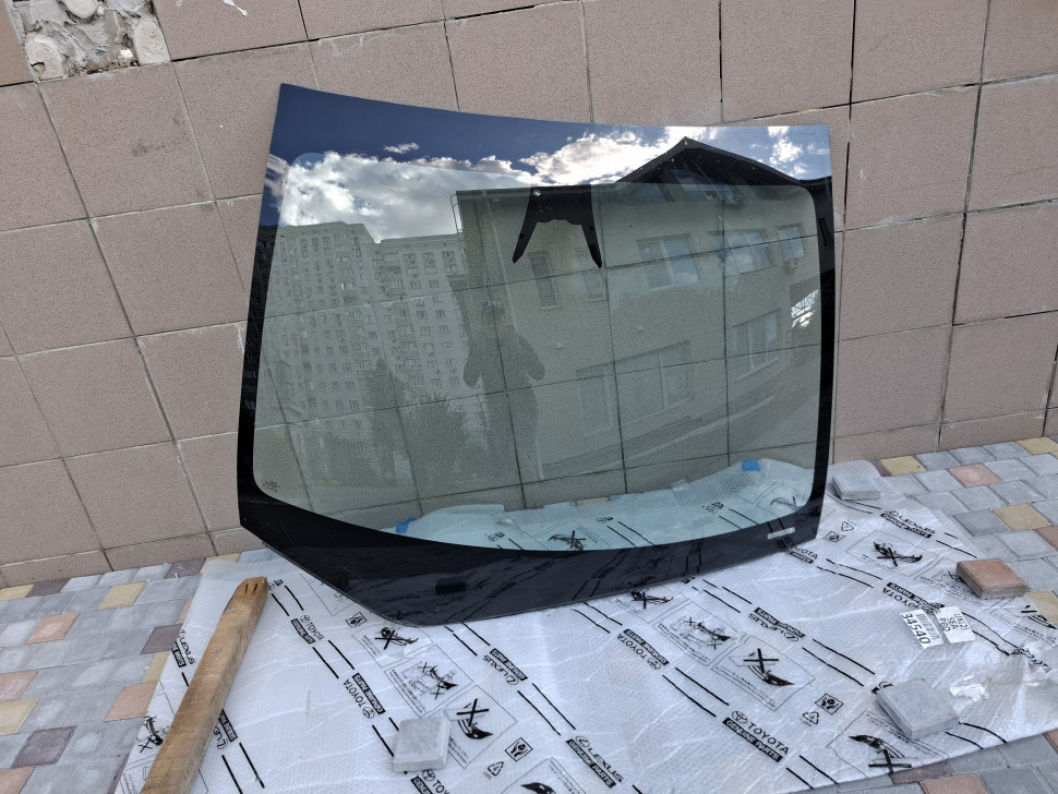 Б/У Лобовое стекло Tesla Model Y 2023 2024 2025 автопилот 4 полосы Скло Тесла У