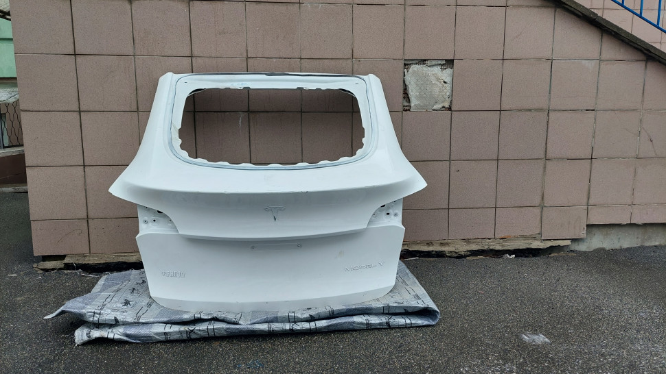 Крышка багажника Tesla model Y MY ляда Тесла модел У Киев, Крашена