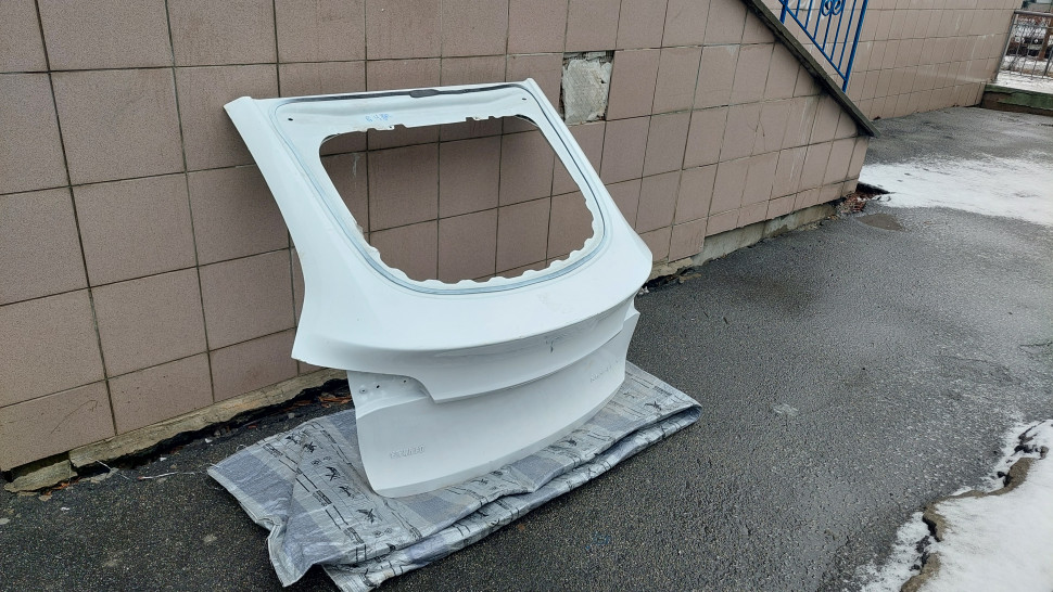 Крышка багажника Tesla model Y MY ляда Тесла модел У Киев, Крашена