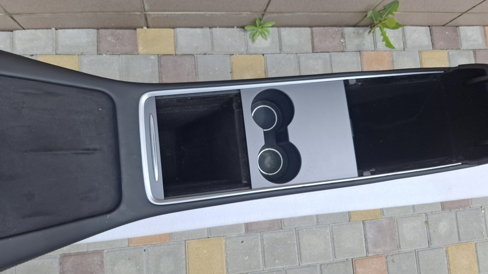 В сборе Tesla Model Y / 3 Центральная консоль Tesla Model Y / 3 2020 - 2025 с проводкой, кожа подлокотник Tesla Y / 3, подстаканник Тесла У 108790000I