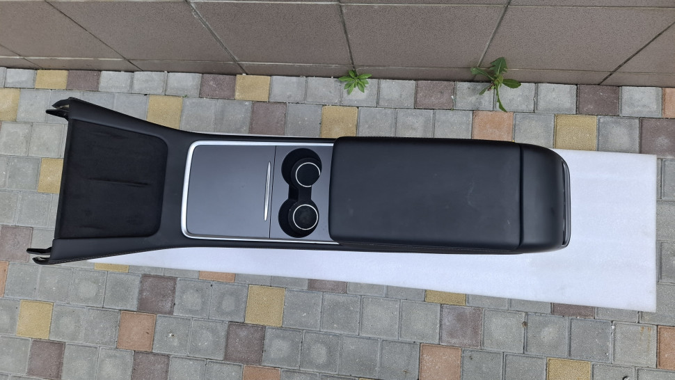 В сборе Tesla Model Y / 3 Центральная консоль Tesla Model Y / 3 2020 - 2025 с проводкой, кожа подлокотник Tesla Y / 3, подстаканник Тесла У 108790000I