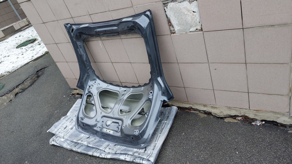 Ляда Tesla model Y MY 2023 2022 2021 2020 Крышка багажника Тесла У, дефект