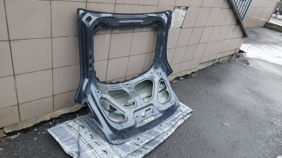 Ляда Tesla model Y MY 2023 2022 2021 2020 Крышка багажника Тесла У, дефект