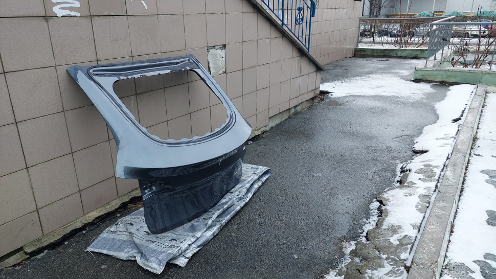 Ляда Tesla model Y MY 2023 2022 2021 2020 Крышка багажника Тесла У, дефект