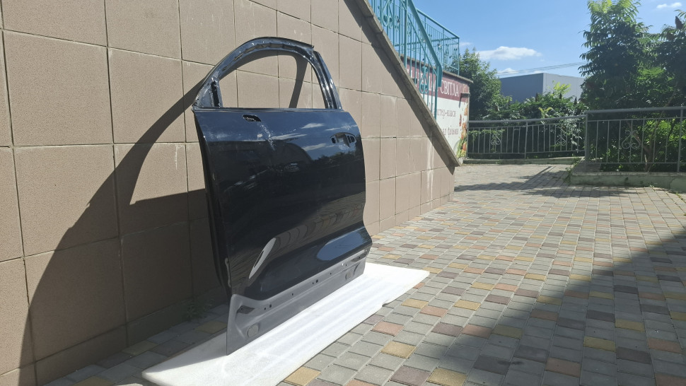 Двері VOLVO XC40 передні ліві 2017 2018 2019 2020 2021 2022 2023 Onyx Black Дверь передняя левая VOLVO XC 40 мілкий дефект 31479738