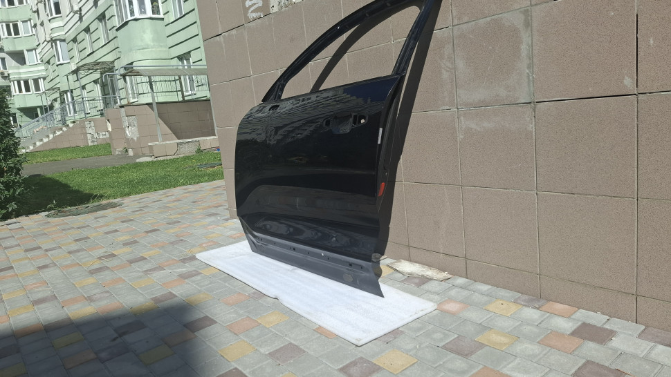 Двері VOLVO XC40 передні ліві 2017 2018 2019 2020 2021 2022 2023 Onyx Black Дверь передняя левая VOLVO XC 40 мілкий дефект 31479738