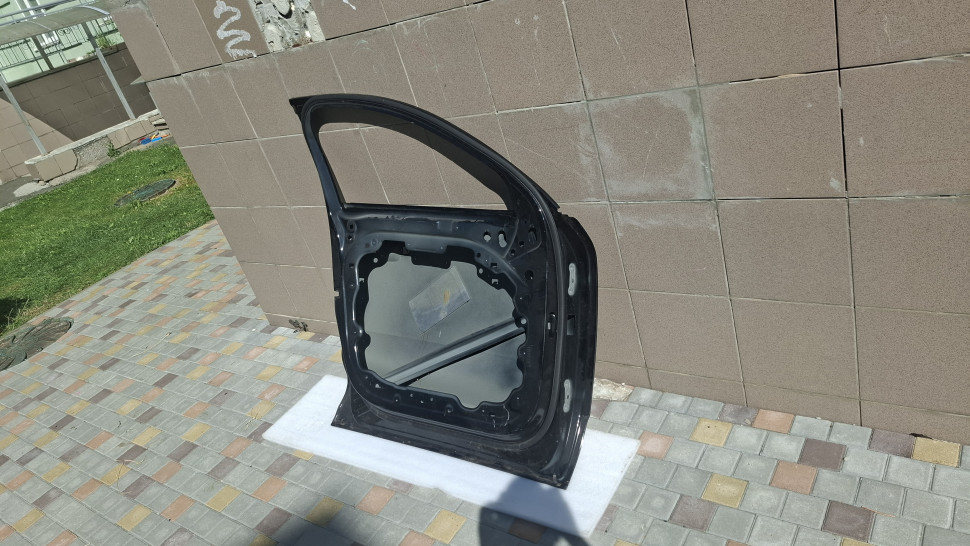Двері VOLVO XC40 передні ліві 2017 2018 2019 2020 2021 2022 2023 Onyx Black Дверь передняя левая VOLVO XC 40 мілкий дефект 31479738