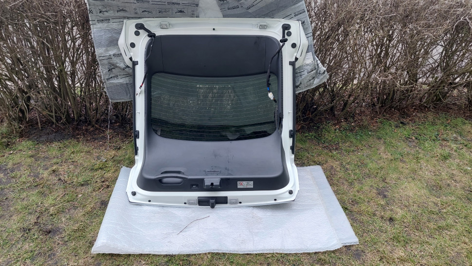 Крышка багажника Kia ev6 2022+ под камеру белый перламутр Ляда Киа ЕВ6