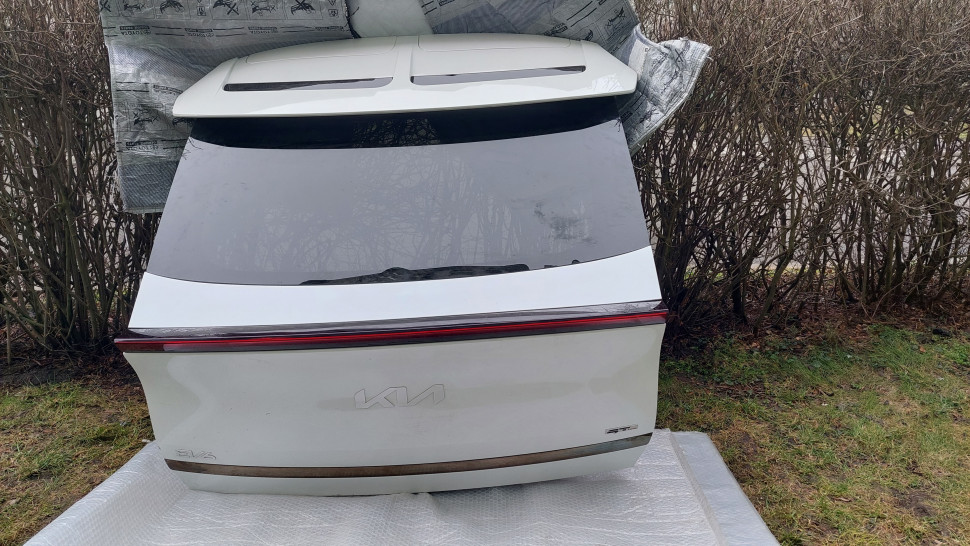 Крышка багажника Kia ev6 2022+ под камеру белый перламутр Ляда Киа ЕВ6