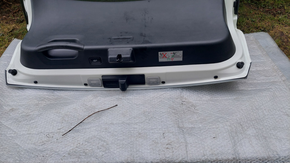 Крышка багажника Kia ev6 2022+ под камеру белый перламутр Ляда Киа ЕВ6