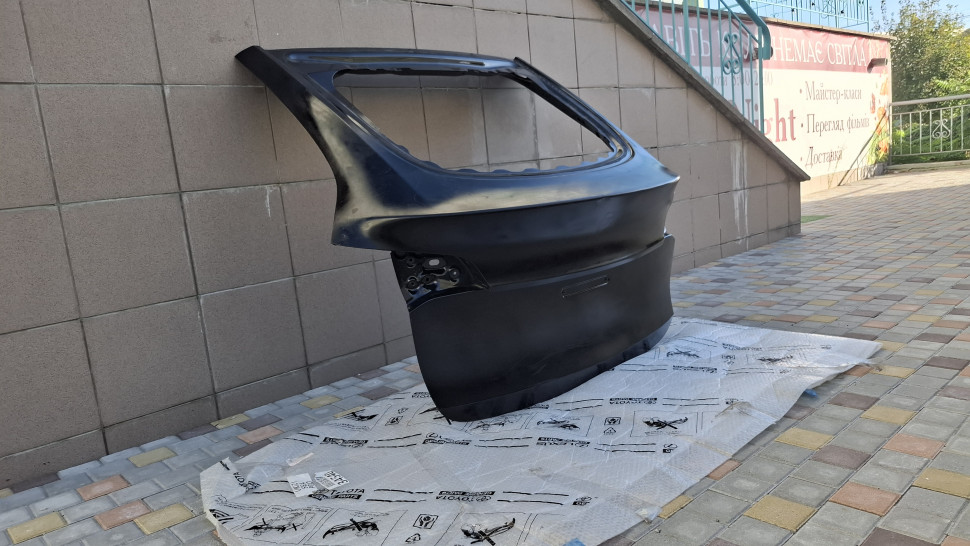 Крышка багажника Tesla model Y Б/У 2020 - 2025 ляда Тесла модел У 1493410-EC-A 1493410-E0-A 1493410-S0-A 1493410-01-A