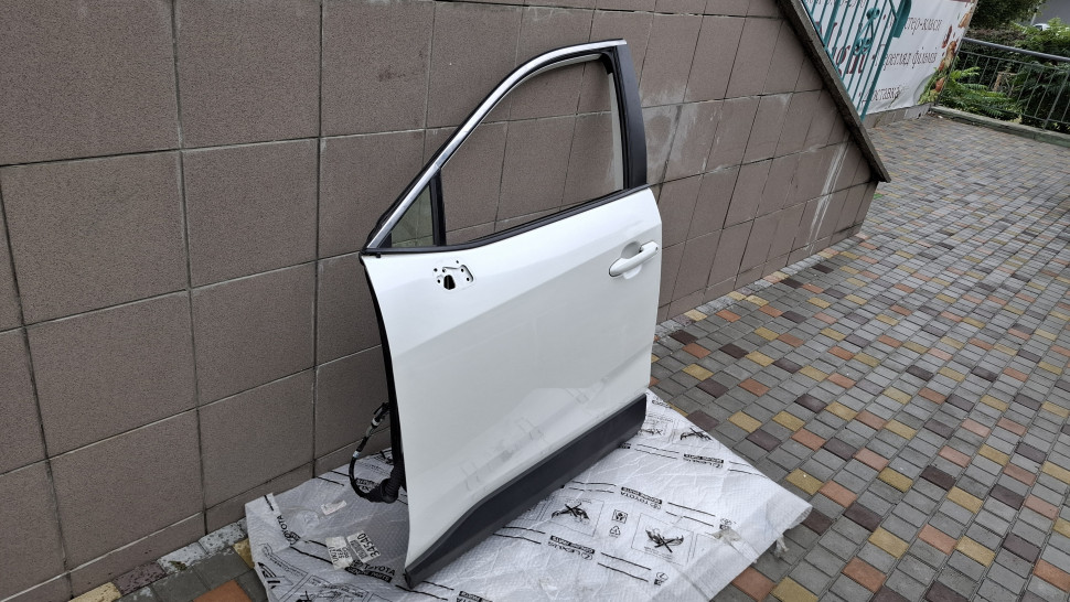 Дверь Toyota Rav4 2019 - 2023 передняя белый перламутр Дверь Рав 4  670020R110