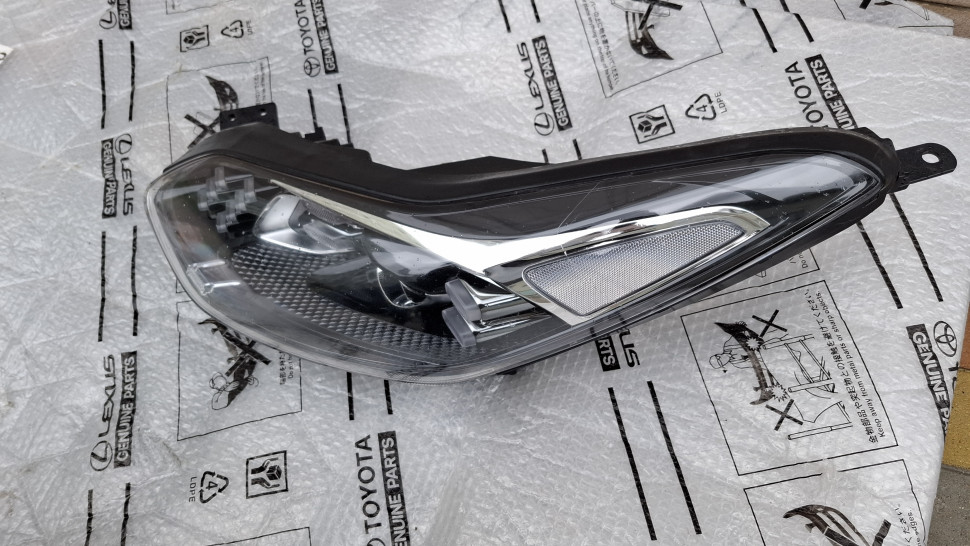 Фара ліва KIA Sportage 4 2018 2019 2020 2021 фара левая Спортейдж 4 F192101200