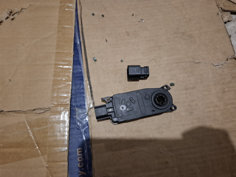 Моторчики Жалюзи Ford Escape FUSION EDGE FOCUS FIESTA Актуатор, моторчик Ford фишка , разъем, подключение.