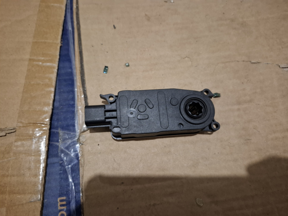 Моторчики Жалюзи Ford Escape FUSION EDGE FOCUS FIESTA Актуатор, моторчик Ford фишка , разъем, подключение.