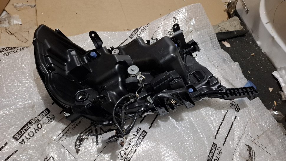 Фара TOYOTA Land Cruiser 200 Executive Black 2015 - 2021 Фара Крузер 200 черная 8110660P40 PZ36760543 PZ36760557