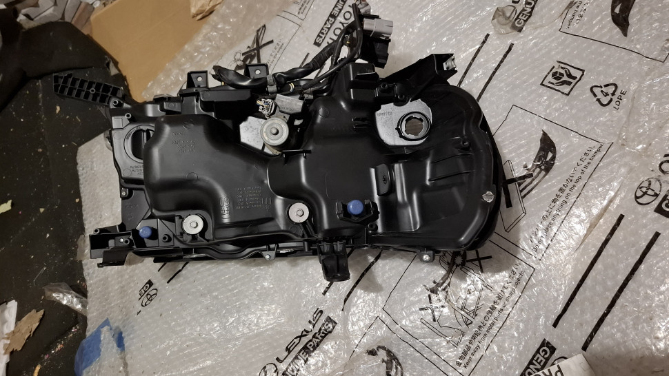 Фара TOYOTA Land Cruiser 200 Executive Black 2015 - 2021 Фара Крузер 200 черная 8110660P40 PZ36760543 PZ36760557