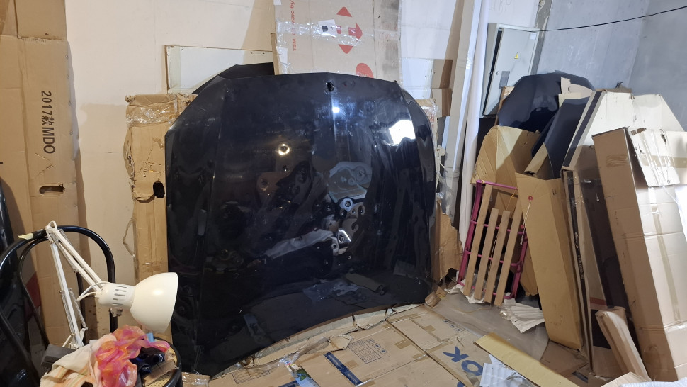 Капот Mercedes w213 2022 2021 2020 2019 2018 2017 2016 2015 A2138870203, деффект, мелкие вмятины, в родной краске.