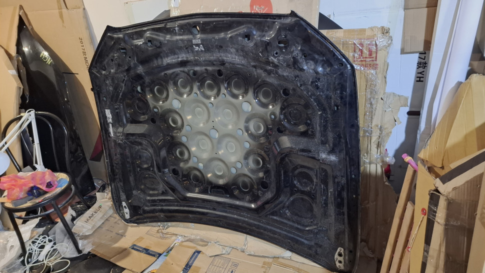 Капот Mercedes w213 2022 2021 2020 2019 2018 2017 2016 2015 A2138870203, деффект, мелкие вмятины, в родной краске.