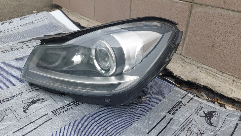 Фара Mercedes w204 рестаил bi-ксенон ILS поворотная Фара Мерседес 204 2014 2013 2012 2011