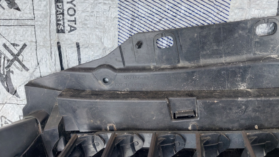 Жалюзи радиатора BMW 5 G30 G31 2020 2019 2018 2017 2016 с моторчиком