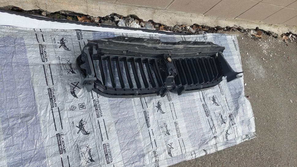 Жалюзи радиатора BMW 5 G30 G31 2020 2019 2018 2017 2016 с моторчиком