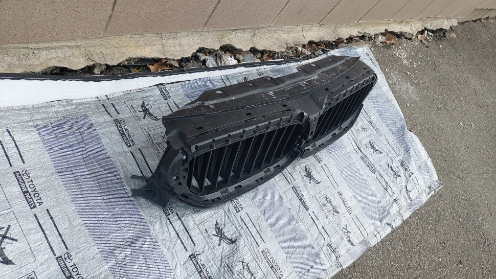 Жалюзи радиатора BMW 5 G30 G31 2020 2019 2018 2017 2016 с моторчиком