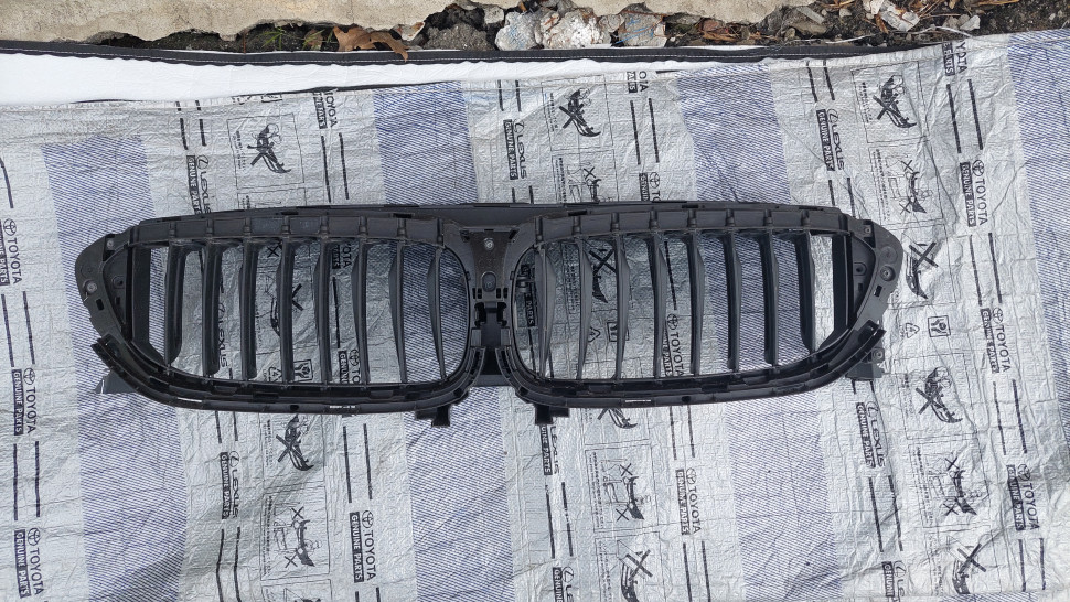 Жалюзи радиатора BMW 5 G30 G31 2020 2019 2018 2017 2016 с моторчиком