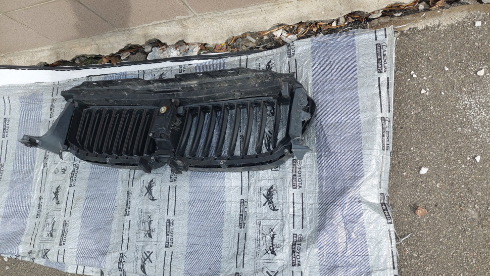 Жалюзи радиатора BMW 5 G30 G31 2020 2019 2018 2017 2016 с моторчиком