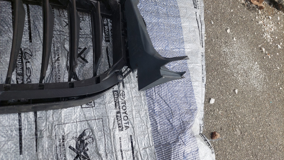 Жалюзи радиатора BMW 5 G30 G31 2020 2019 2018 2017 2016 с моторчиком