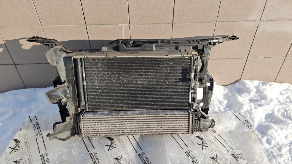 Панель передняя Audi q5 8r радиаторы комплект 2.0 Б/У оригинал