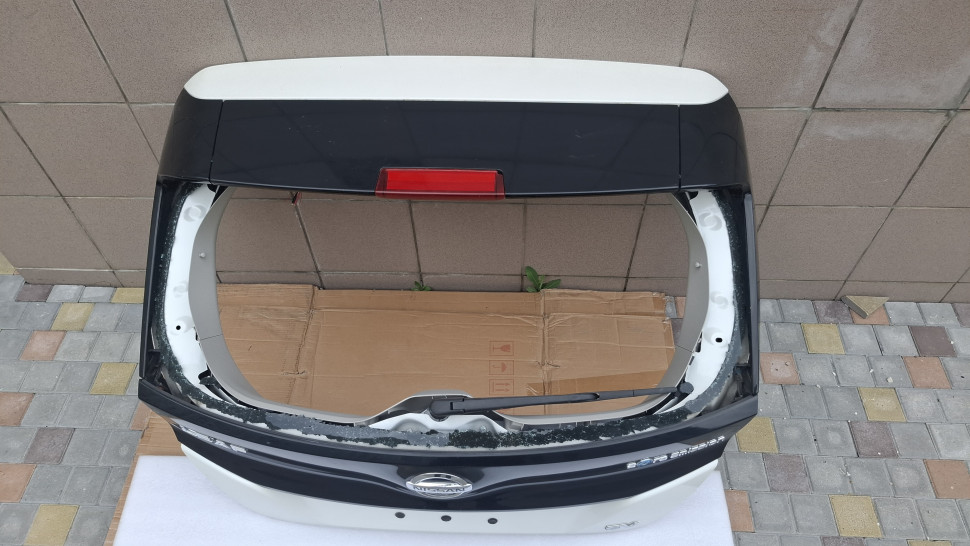 Крышка багажника Nissan Leaf перламутр 2018 2019 2020 2021 2022 2023 2024 2025 в сборе Ляда Нісан Ліф 901005SA0B