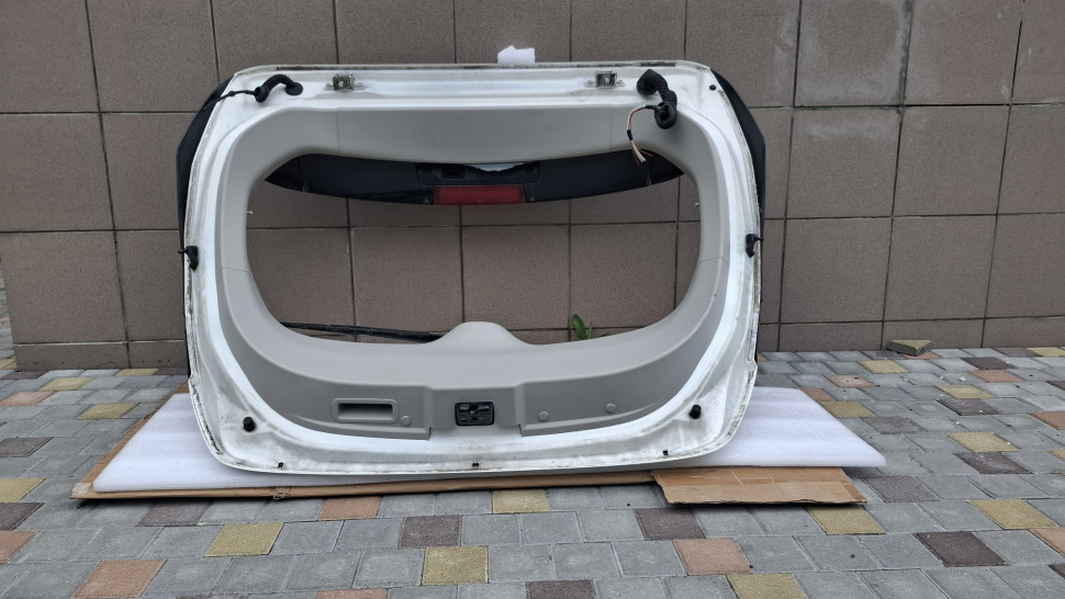 Крышка багажника Nissan Leaf перламутр 2018 2019 2020 2021 2022 2023 2024 2025 в сборе Ляда Нісан Ліф 901005SA0B