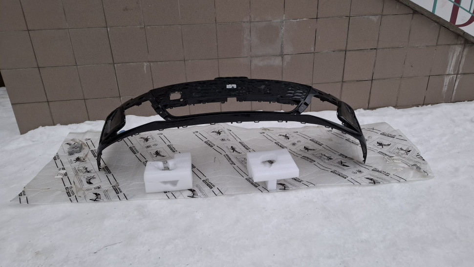 Бампер передний Audi etron e-tron RS GT 4J3807221 Бампер передній Ауді Етрон ГТ РС