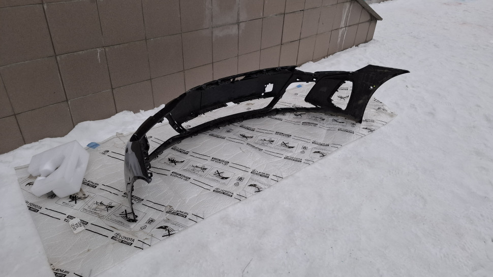 Бампер передний Audi etron e-tron RS GT 4J3807221 Бампер передній Ауді Етрон ГТ РС