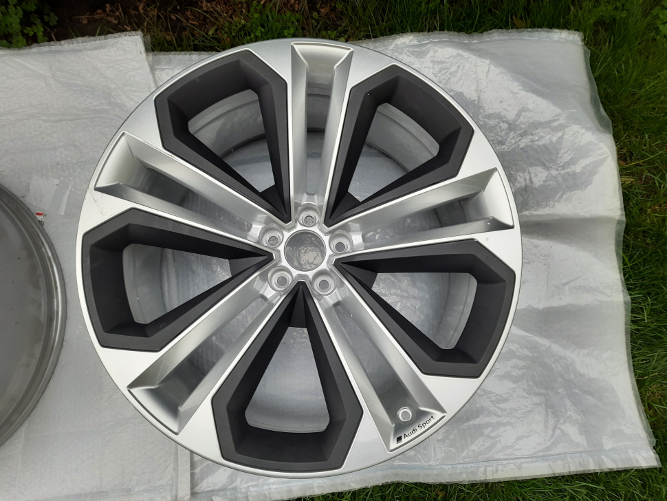 Диск AUDI sport q8 4m r22 4m8601025an VAG Диск Ауди ку 8 Германия Новый Оригинал. Есть только пара дисков. цена указана за пару.