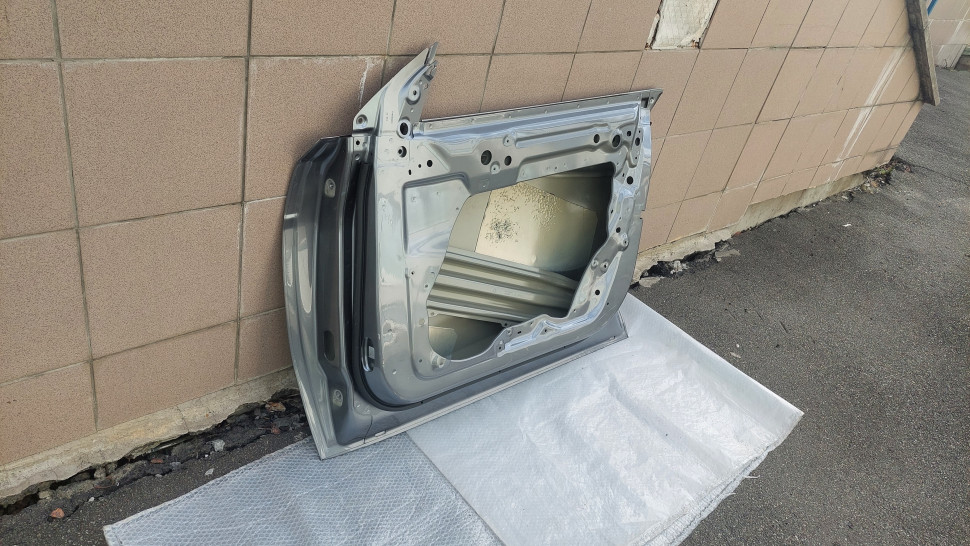 Дверь TESLA MODEL Y 2023 2022 2021 2020 передняя правая бу Двері Тесла модель У