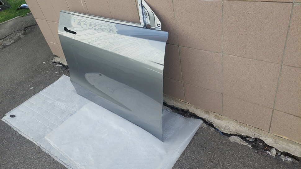 Дверь TESLA MODEL Y 2023 2022 2021 2020 передняя правая бу Двері Тесла модель У