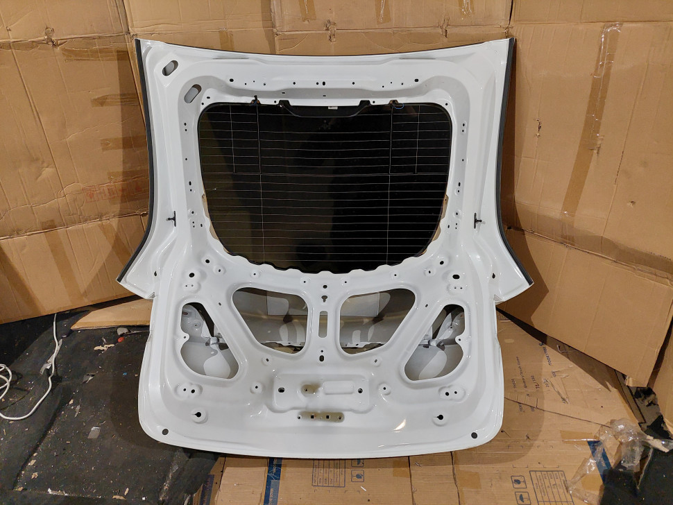 Крышка багажника Tesla model Y PPSW белый перламутр ляда Тесла модел У 2020 2021 2022 2023  1493410-E0-A 1493410