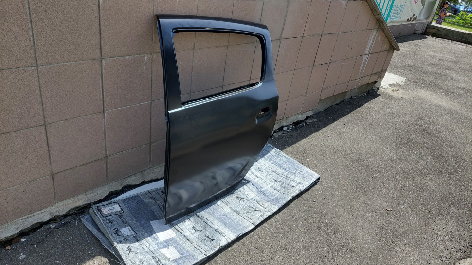 Оригинал новая Дверь задняя Sandero 2 2013-2020 левая Дверь Сандеро 2 дверь Dacia 821017625R