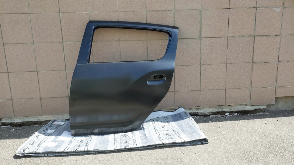 Оригинал новая Дверь задняя Sandero 2 2013-2020 левая Дверь Сандеро 2 дверь Dacia 821017625R