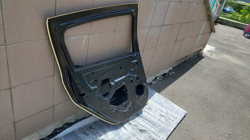 Оригинал новая Дверь задняя Sandero 2 2013-2020 левая Дверь Сандеро 2 дверь Dacia 821017625R