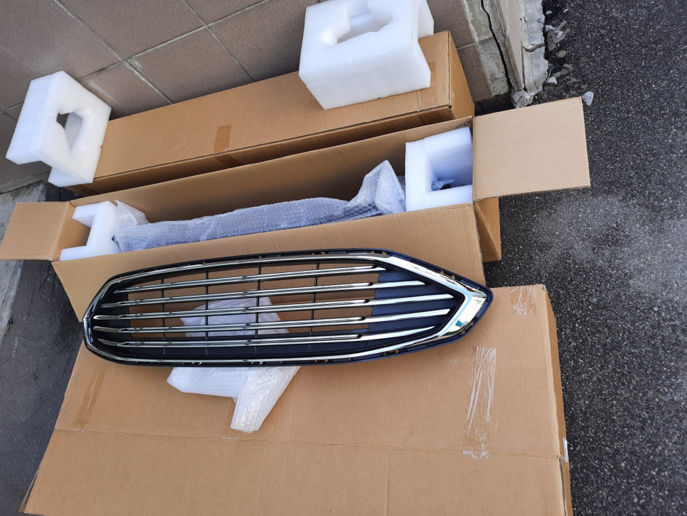 Решетка радиатора Ford Fusion USA 2017 2018 2019 Оригинал / лицензия Решётка радиатора Фьюжн