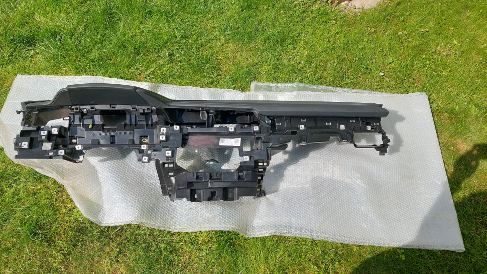 Торпедо AUDI E-TRON Консоль Ауди Е Трон кожа приборная audi q8 торпеда 4kl857001