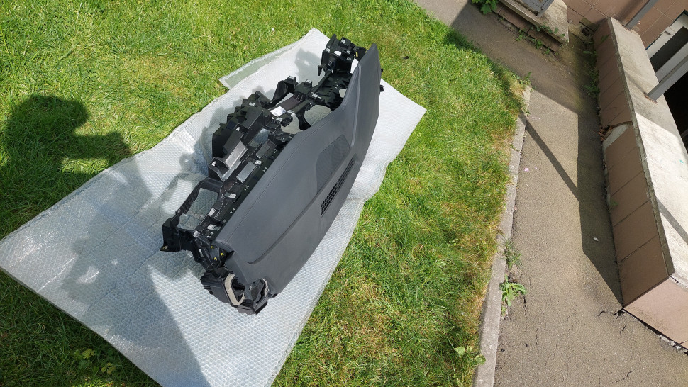 Торпедо AUDI E-TRON Консоль Ауди Е Трон кожа приборная audi q8 торпеда 4kl857001